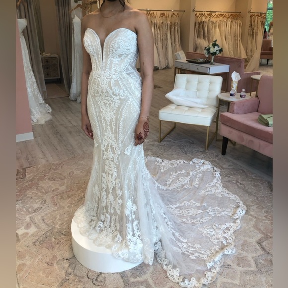 Size 10 Martina Liana wedding dress! - Picture 1 of 15